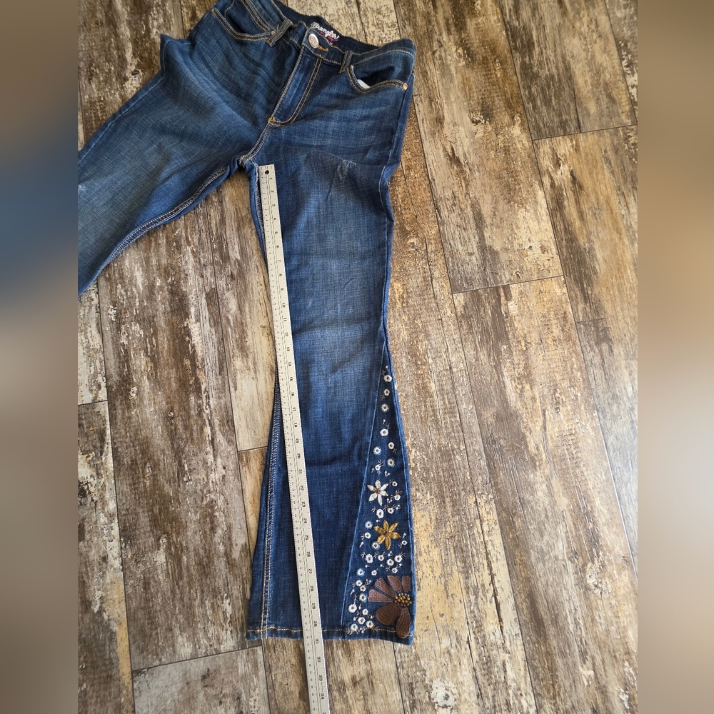Wrangler Distressed Retro Blue Flare Jeans with Floral Embroidery - Picture 6 of 8